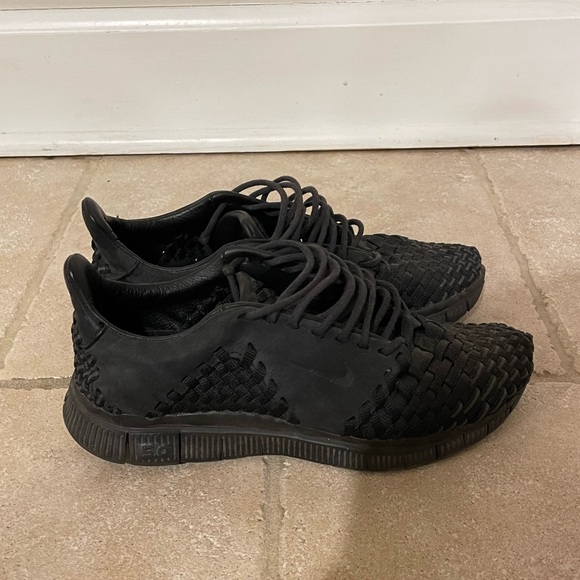 Nike Inneva 2 Triple Black Mens - Picture 8 of 8